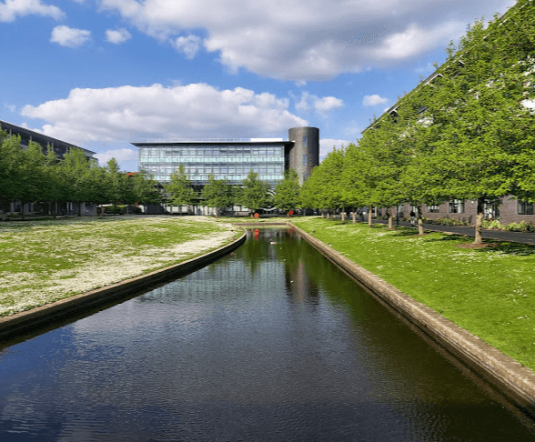 华威大学