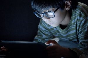 研究表明：书籍在吸引儿童注意力方面难以与屏幕抗衡