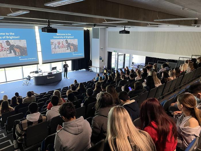 布莱顿大学QS世界大学排名多少